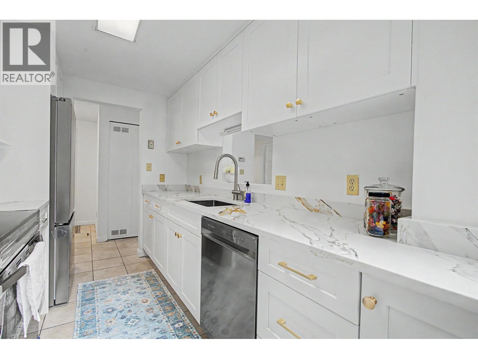 104 6152 Kathleen Avenue, Burnaby, British Columbia  V5H 4K8 - Photo 13 - R3134390
