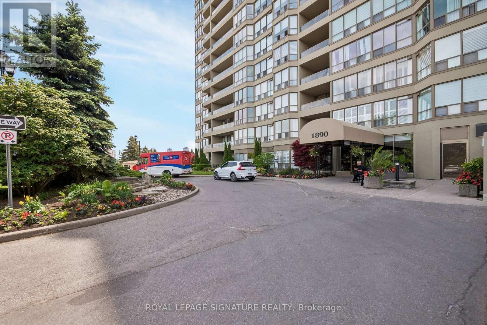715 - 1890 VALLEY FARM ROAD, Pickering, Ontario