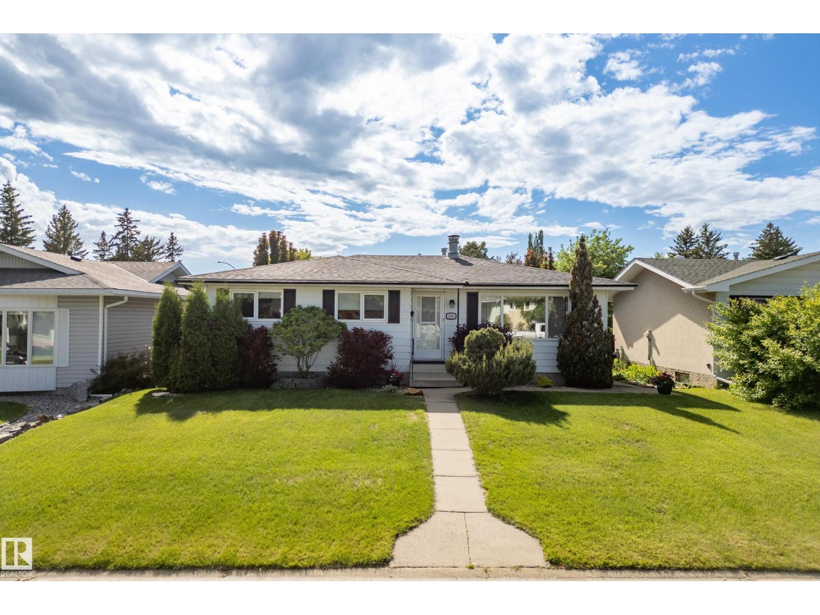 3208 70 ST NW, edmonton, Alberta