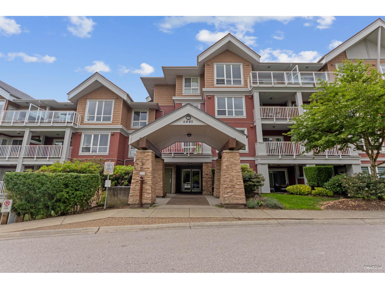 215 6440 194 STREET, Surrey, British Columbia