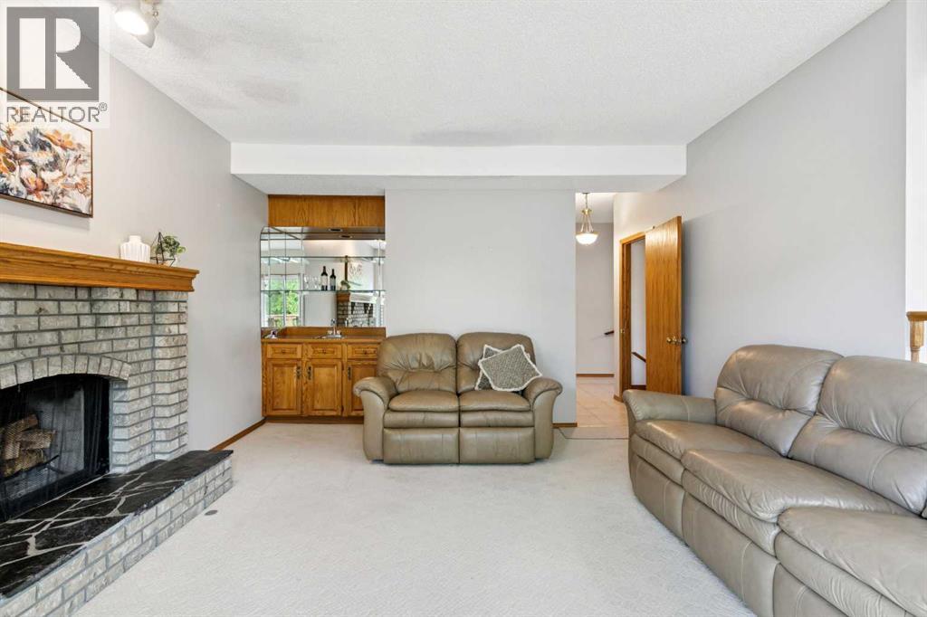 733 Edgebank Place Nw, Calgary, Alberta  T3A 4S2 - Photo 16 - A2318471