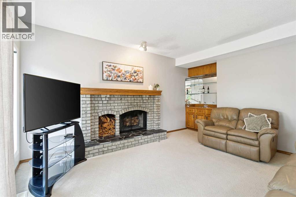 733 Edgebank Place Nw, Calgary, Alberta  T3A 4S2 - Photo 15 - A2318471