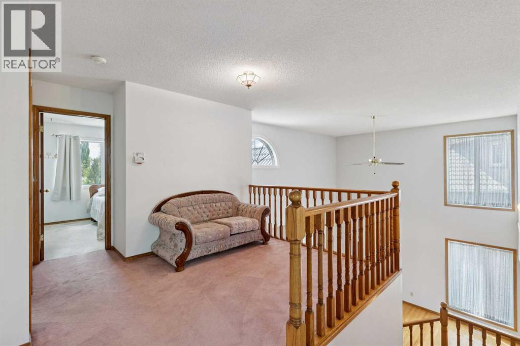 733 Edgebank Place Nw, Calgary, Alberta  T3A 4S2 - Photo 22 - A2318471