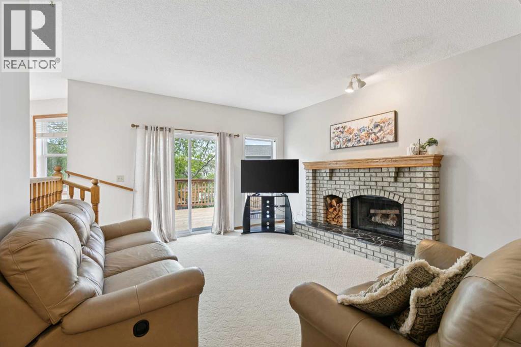 733 Edgebank Place Nw, Calgary, Alberta  T3A 4S2 - Photo 18 - A2318471
