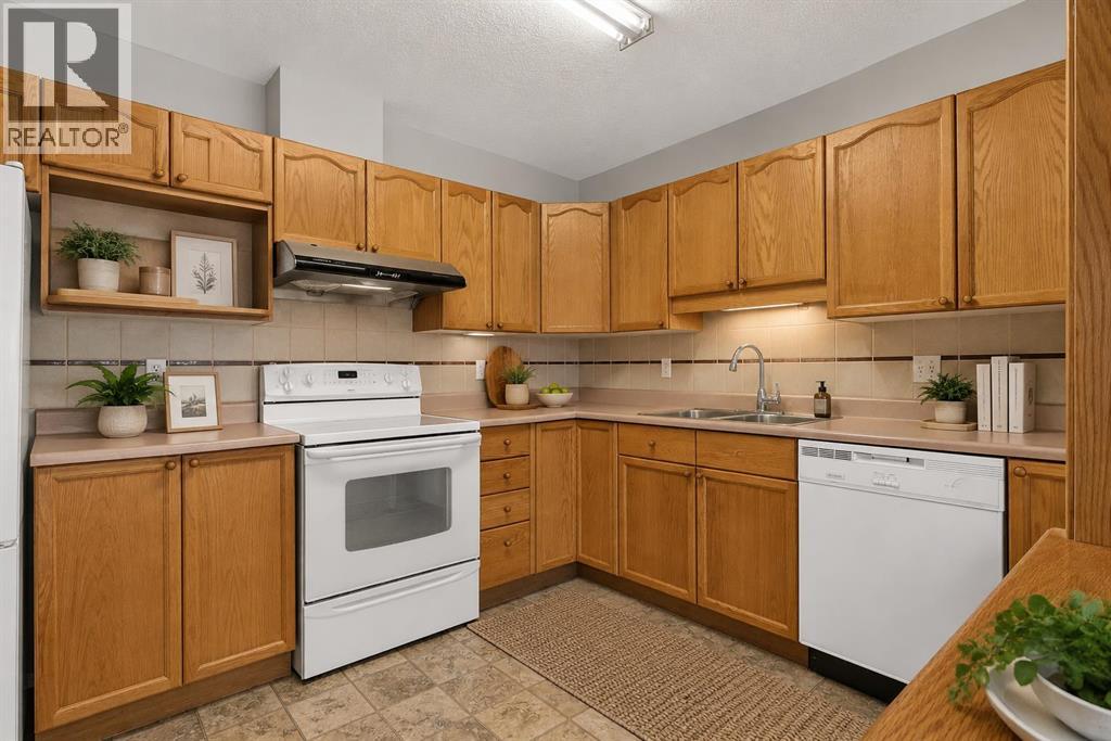 314, 2314 Sienna Park Green Sw, Calgary, Alberta  T3H 3N7 - Photo 9 - A2314841