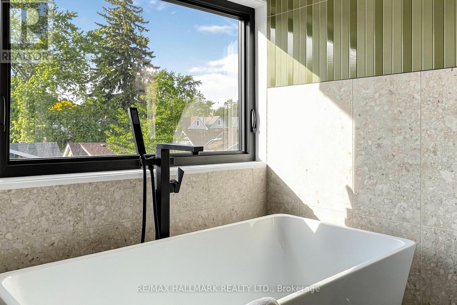 207 Victor Avenue, Toronto, Ontario  M4K 1B3 - Photo 32 - E13423624