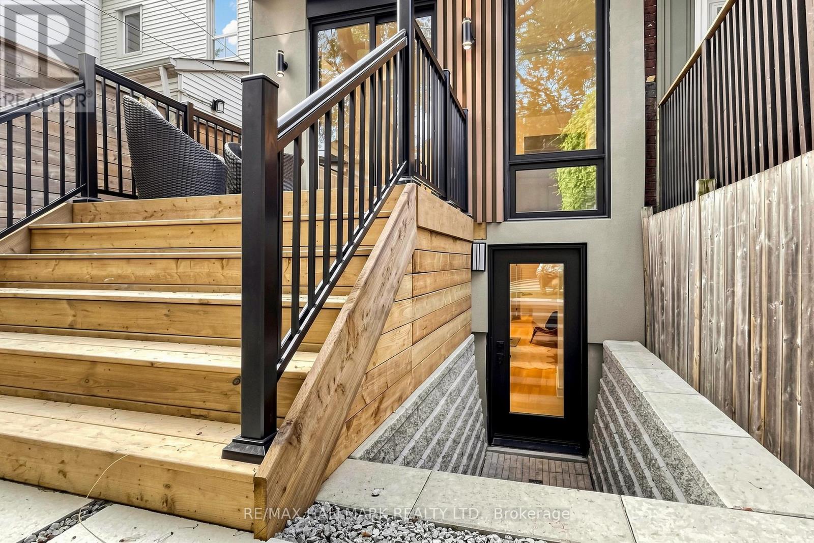 207 Victor Avenue, Toronto, Ontario  M4K 1B3 - Photo 41 - E13423624