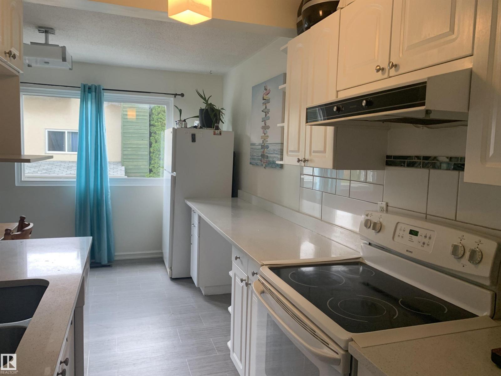 892 Abbottsfield Rd Nw Nw, Edmonton, Alberta T5W 4R4 - Photo 8 - E4483063