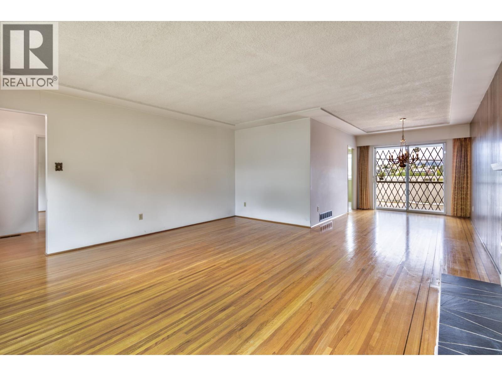 3053 E 16th Avenue, Vancouver, British Columbia  V5M 2M4 - Photo 5 - R3134325