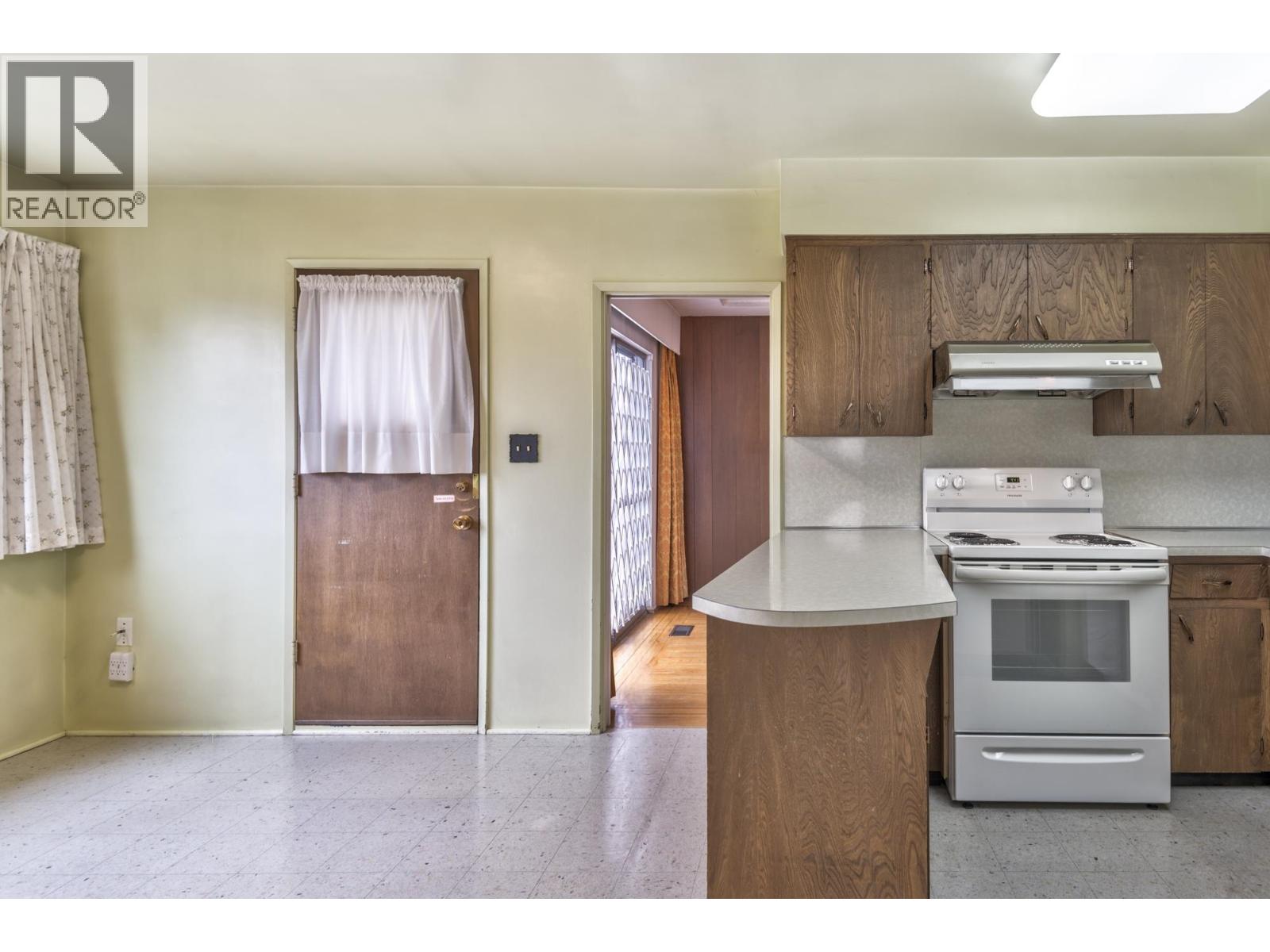3053 E 16th Avenue, Vancouver, British Columbia  V5M 2M4 - Photo 10 - R3134325