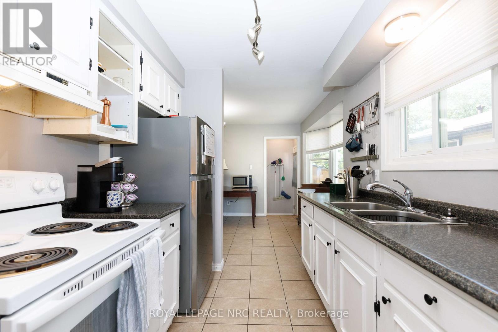 6128 Strohan Street, Niagara Falls, Ontario  L2J 3J4 - Photo 12 - X13423656