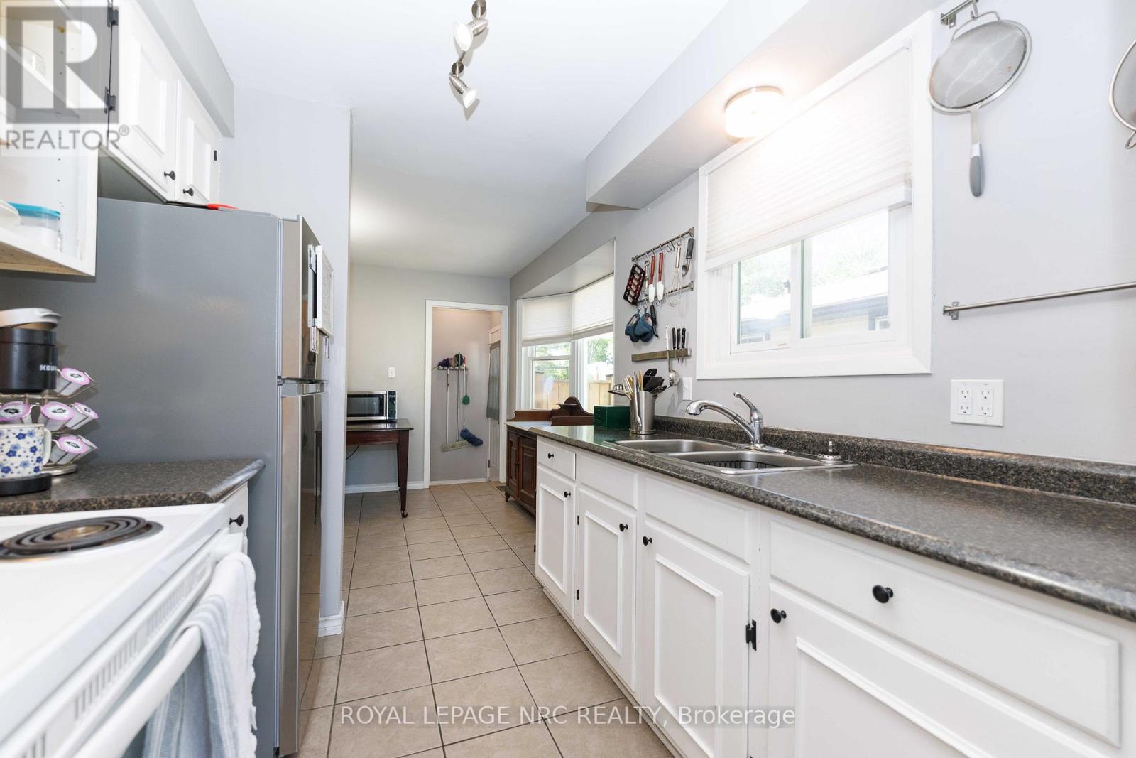 6128 Strohan Street, Niagara Falls, Ontario  L2J 3J4 - Photo 13 - X13423656