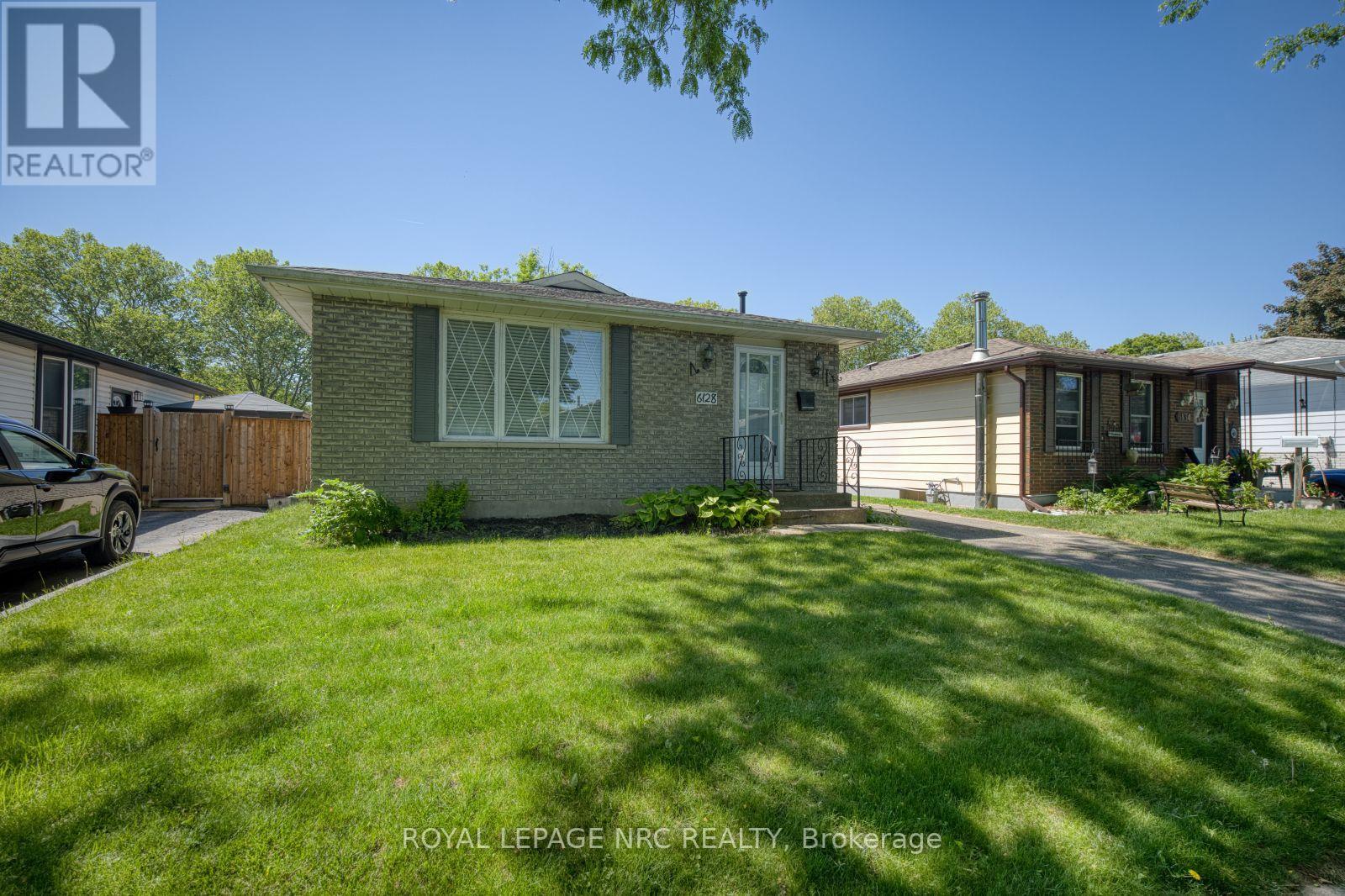 6128 Strohan Street, Niagara Falls, Ontario  L2J 3J4 - Photo 3 - X13423656