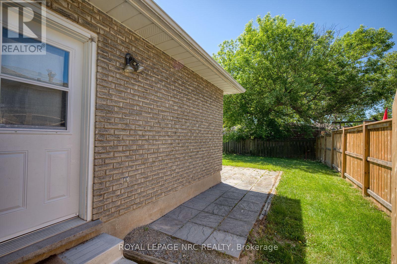 6128 Strohan Street, Niagara Falls, Ontario  L2J 3J4 - Photo 7 - X13423656