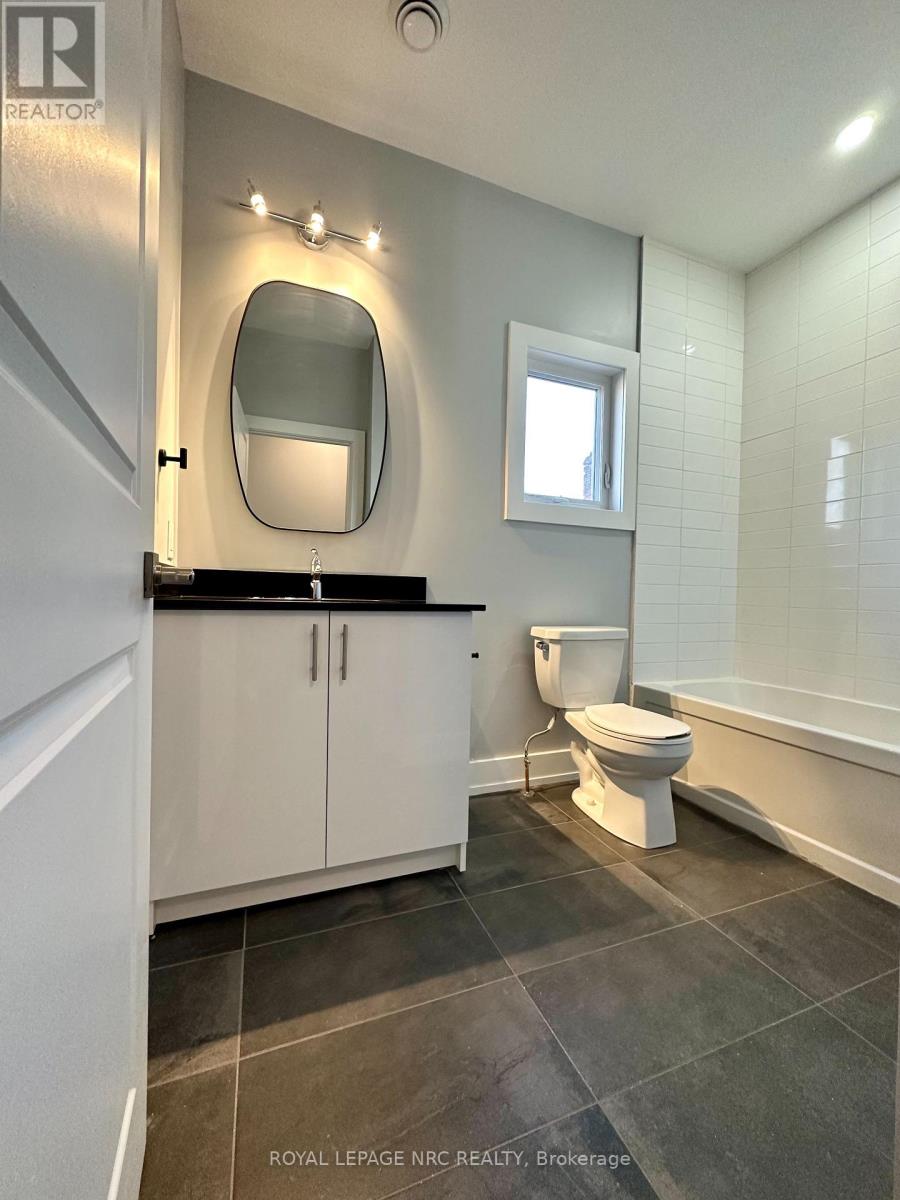 Upper - 58 Griffith Street, Welland, Ontario  L3B 4G6 - Photo 20 - X13423668
