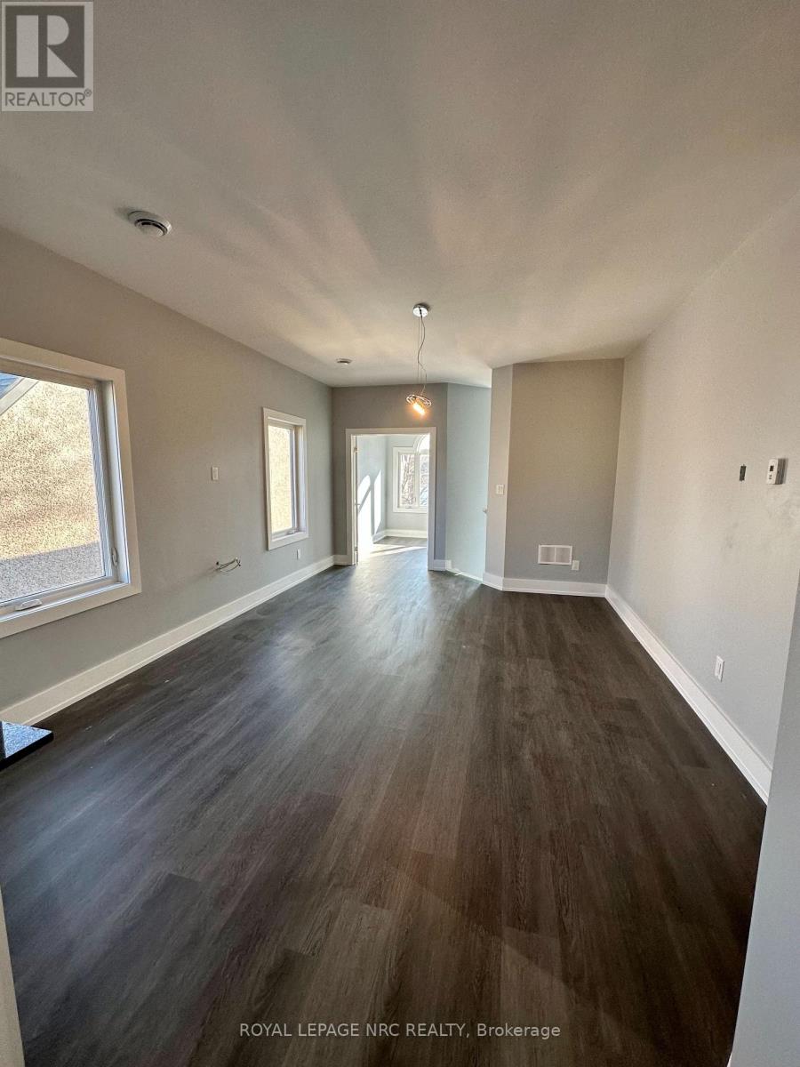 Upper - 58 Griffith Street, Welland, Ontario  L3B 4G6 - Photo 24 - X13423668