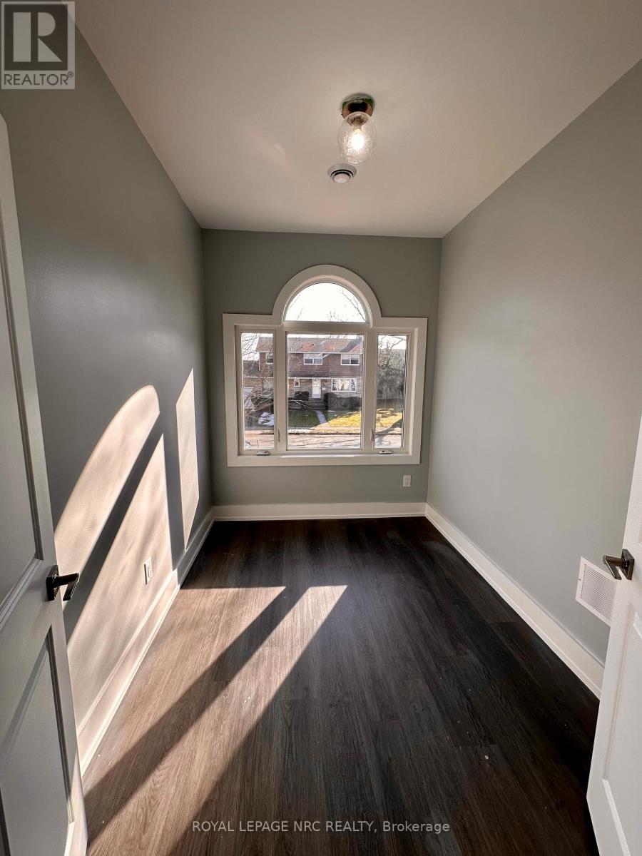 Upper - 58 Griffith Street, Welland, Ontario  L3B 4G6 - Photo 25 - X13423668