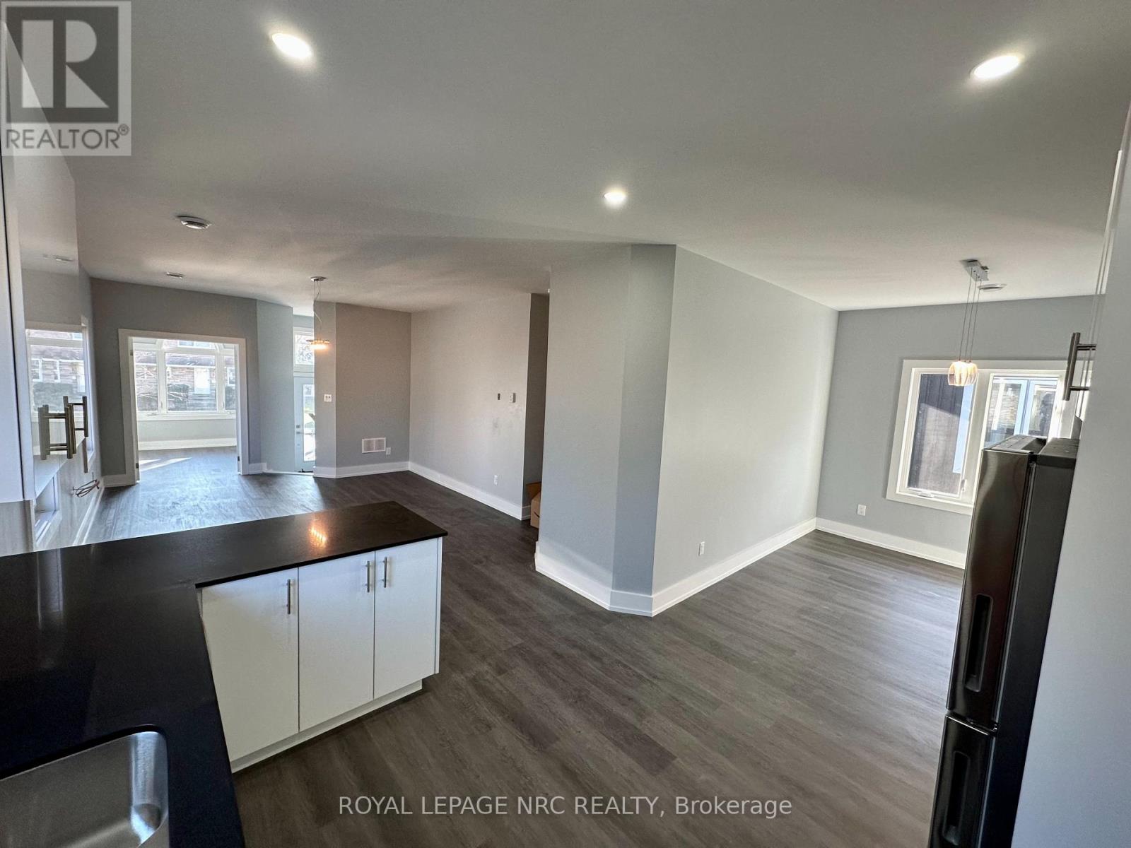 Upper - 58 Griffith Street, Welland, Ontario  L3B 4G6 - Photo 6 - X13423668