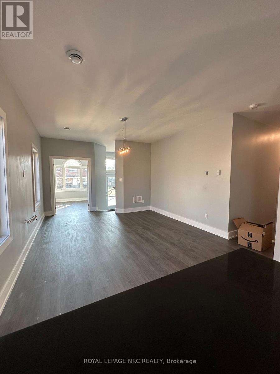 Upper - 58 Griffith Street, Welland, Ontario  L3B 4G6 - Photo 7 - X13423668