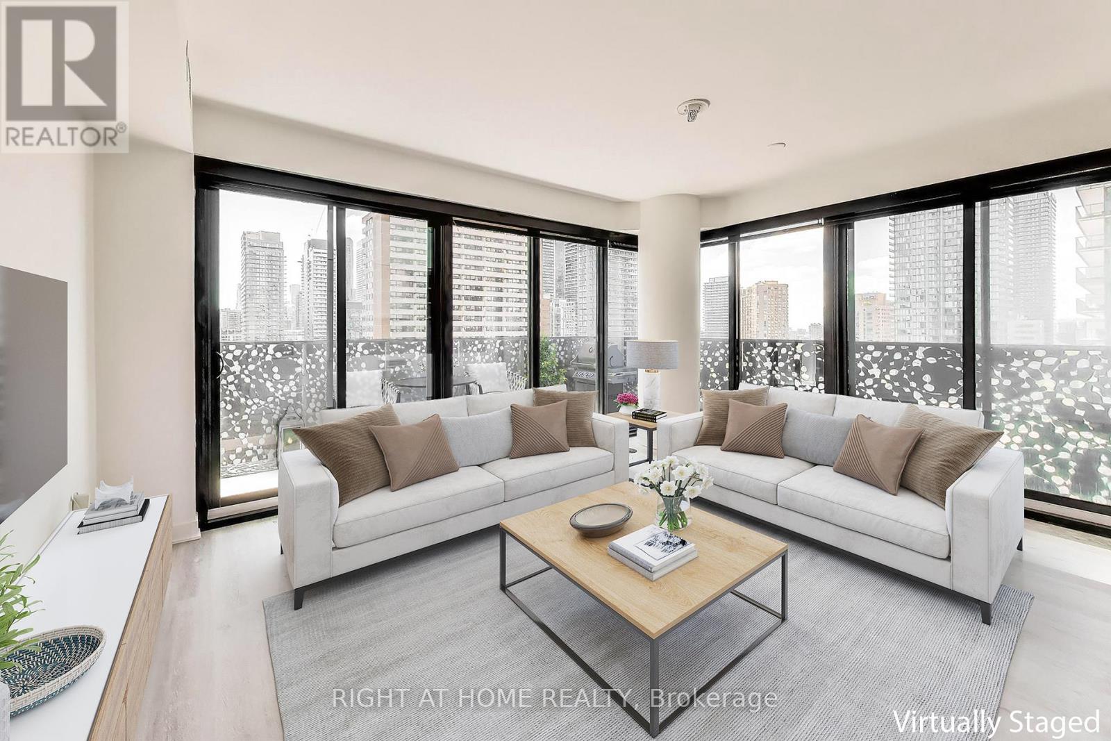 <div class="slider-price">$1,220,000</div><p>1406 - 55 Charles Street E, Toronto, Ontario</p>