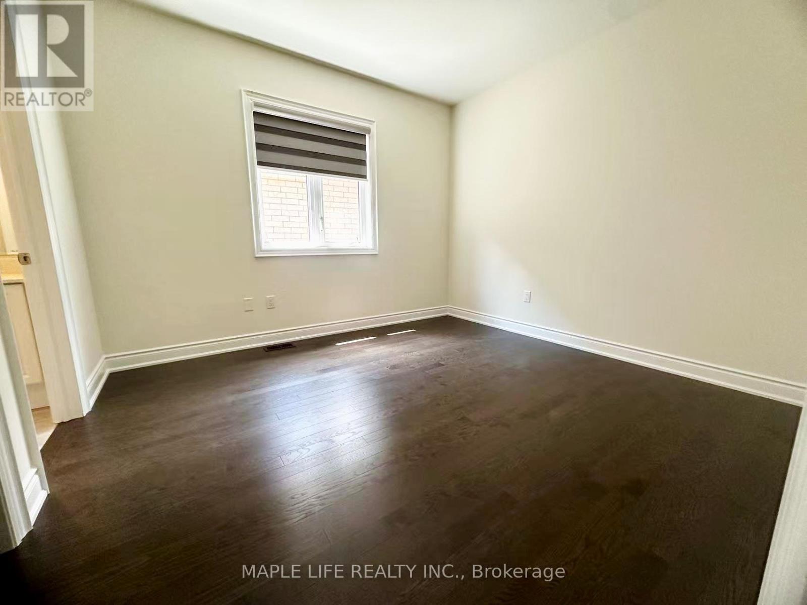 162 Rowe Street, Bradford West Gwillimbury, Ontario  L3Z 4N2 - Photo 12 - N13423672