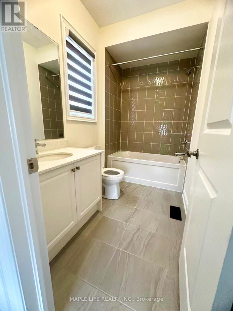 162 Rowe Street, Bradford West Gwillimbury, Ontario  L3Z 4N2 - Photo 13 - N13423672