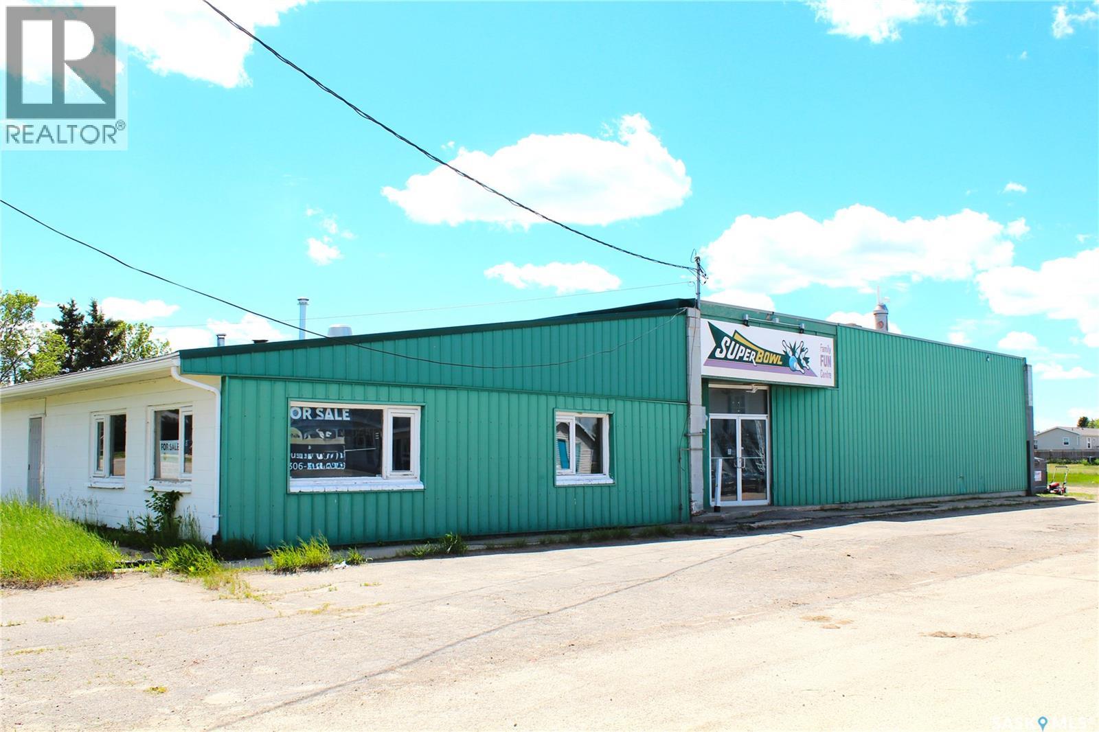 8 2ND AVENUE SW, Weyburn, Saskatchewan