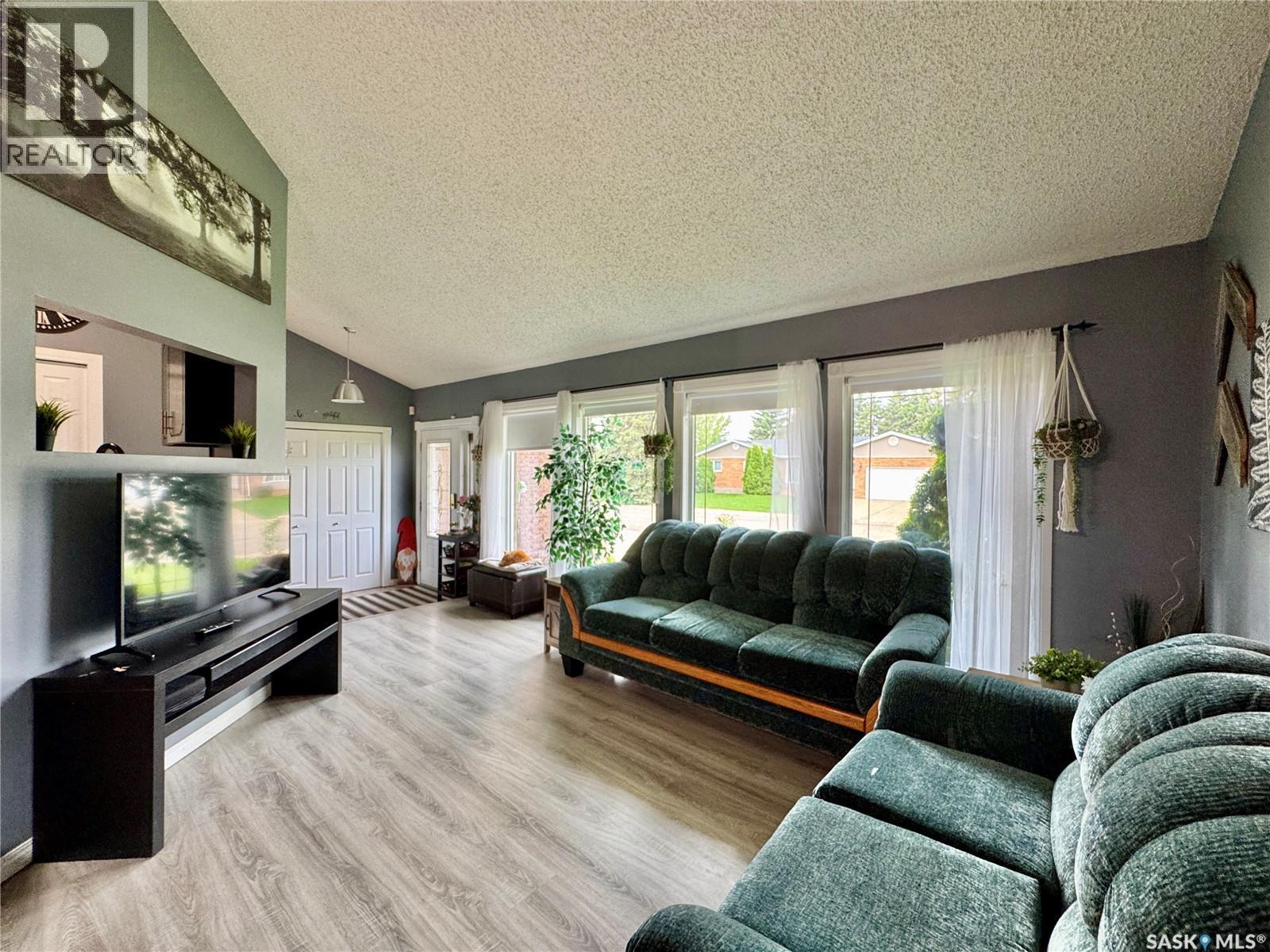 31 Langrill Drive, Yorkton, Saskatchewan  S3N 3M9 - Photo 6 - SK038900