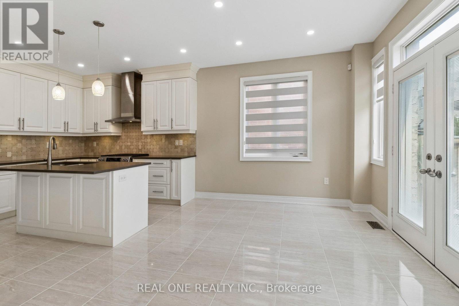 19 Rivoli Drive, Vaughan, Ontario  L4H 3X2 - Photo 16 - N13423684