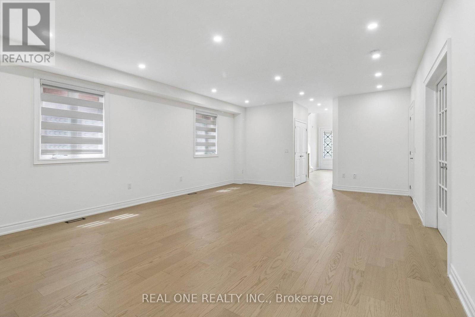 19 Rivoli Drive, Vaughan, Ontario  L4H 3X2 - Photo 11 - N13423684
