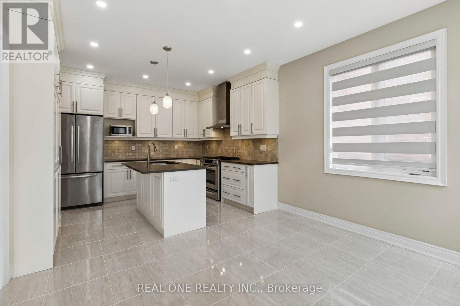 19 Rivoli Drive, Vaughan, Ontario  L4H 3X2 - Photo 17 - N13423684