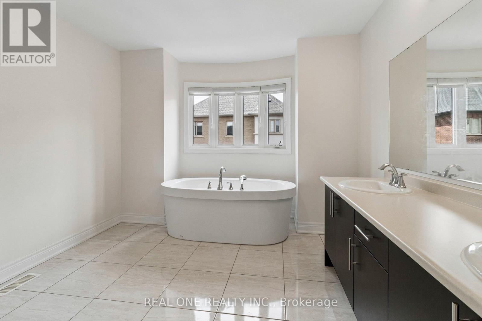 19 Rivoli Drive, Vaughan, Ontario  L4H 3X2 - Photo 47 - N13423684