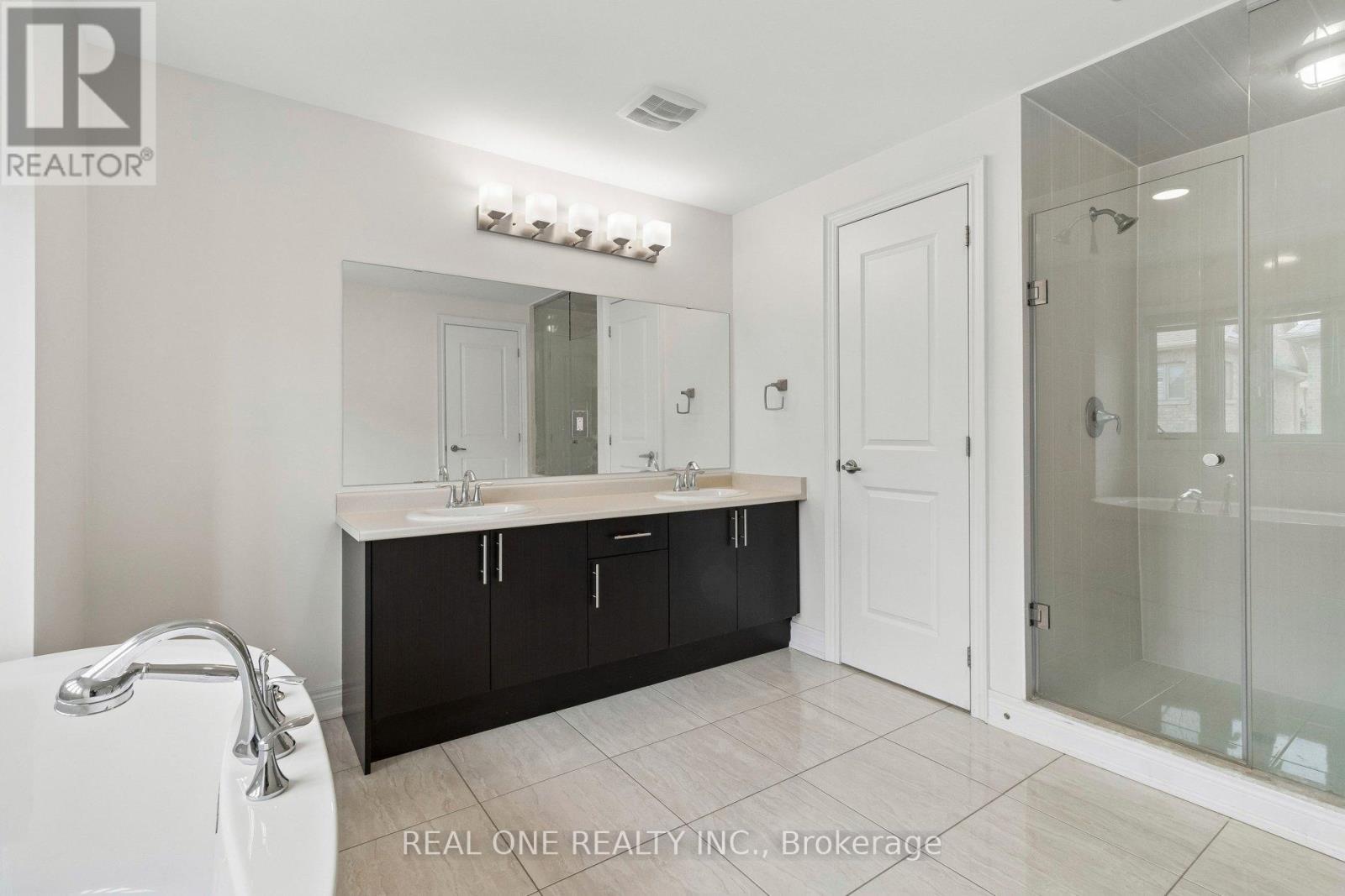 19 Rivoli Drive, Vaughan, Ontario  L4H 3X2 - Photo 45 - N13423684