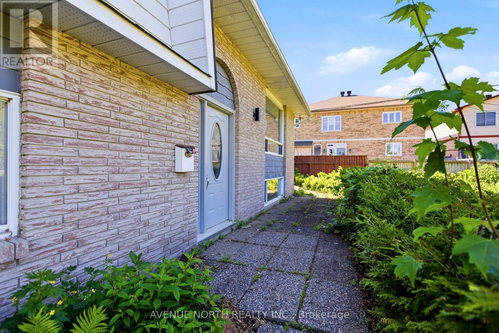 1991 Kingsdale Avenue, Ottawa, Ontario  K1T 1H9 - Photo 5 - X13423694
