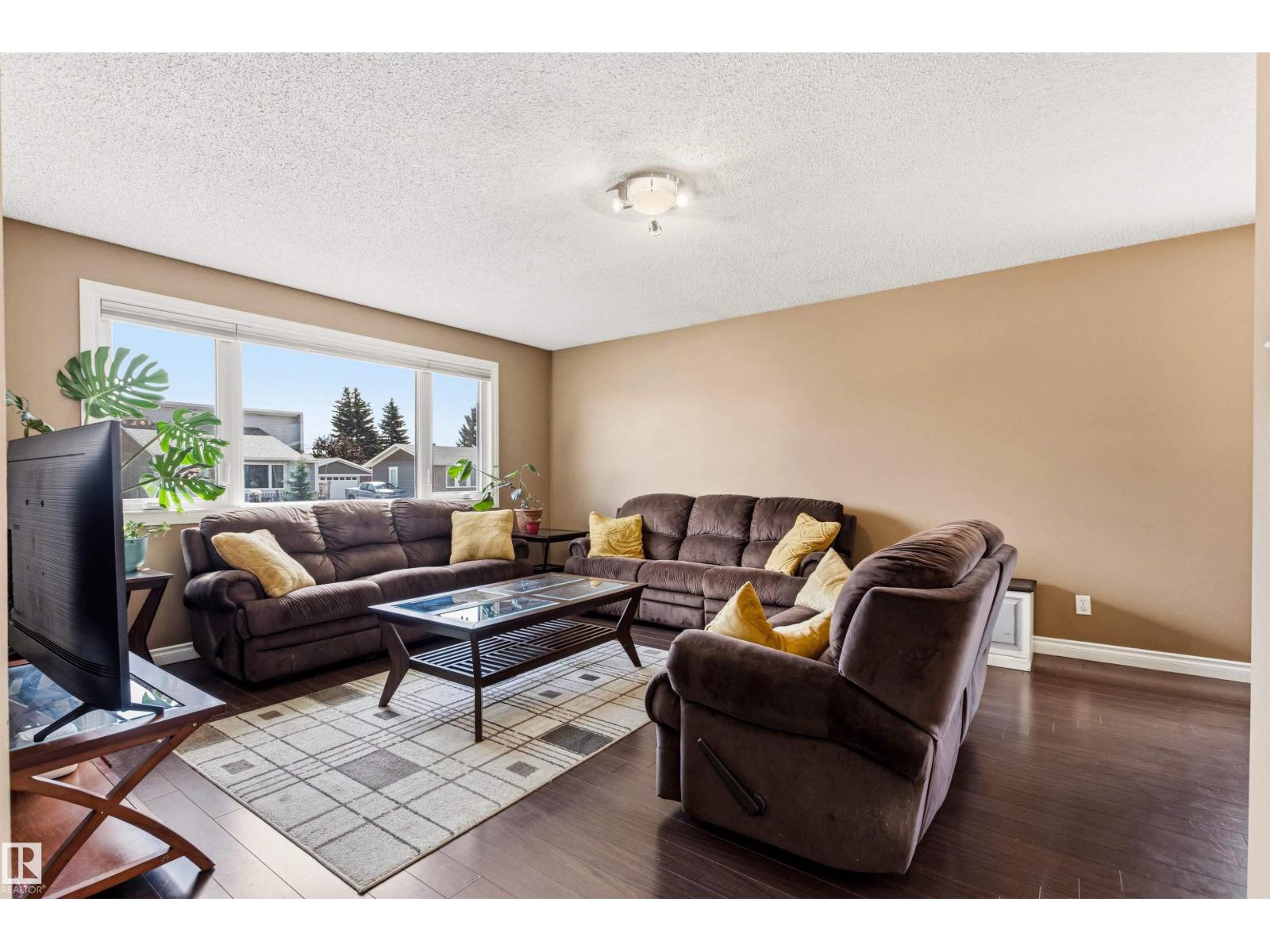 20 Hughes Rd NW, Edmonton, Alberta  T5A 4E2 - Photo 5 - E4492717