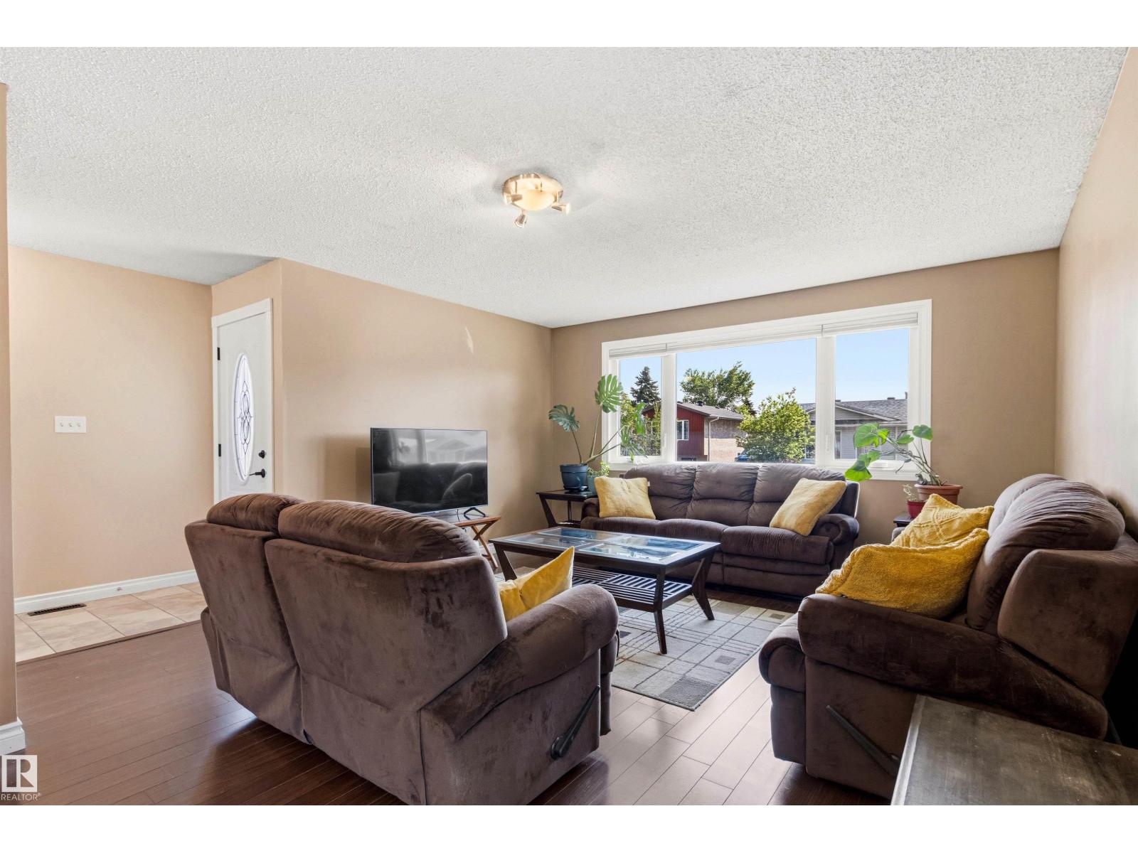 20 Hughes Rd NW, Edmonton, Alberta  T5A 4E2 - Photo 6 - E4492717