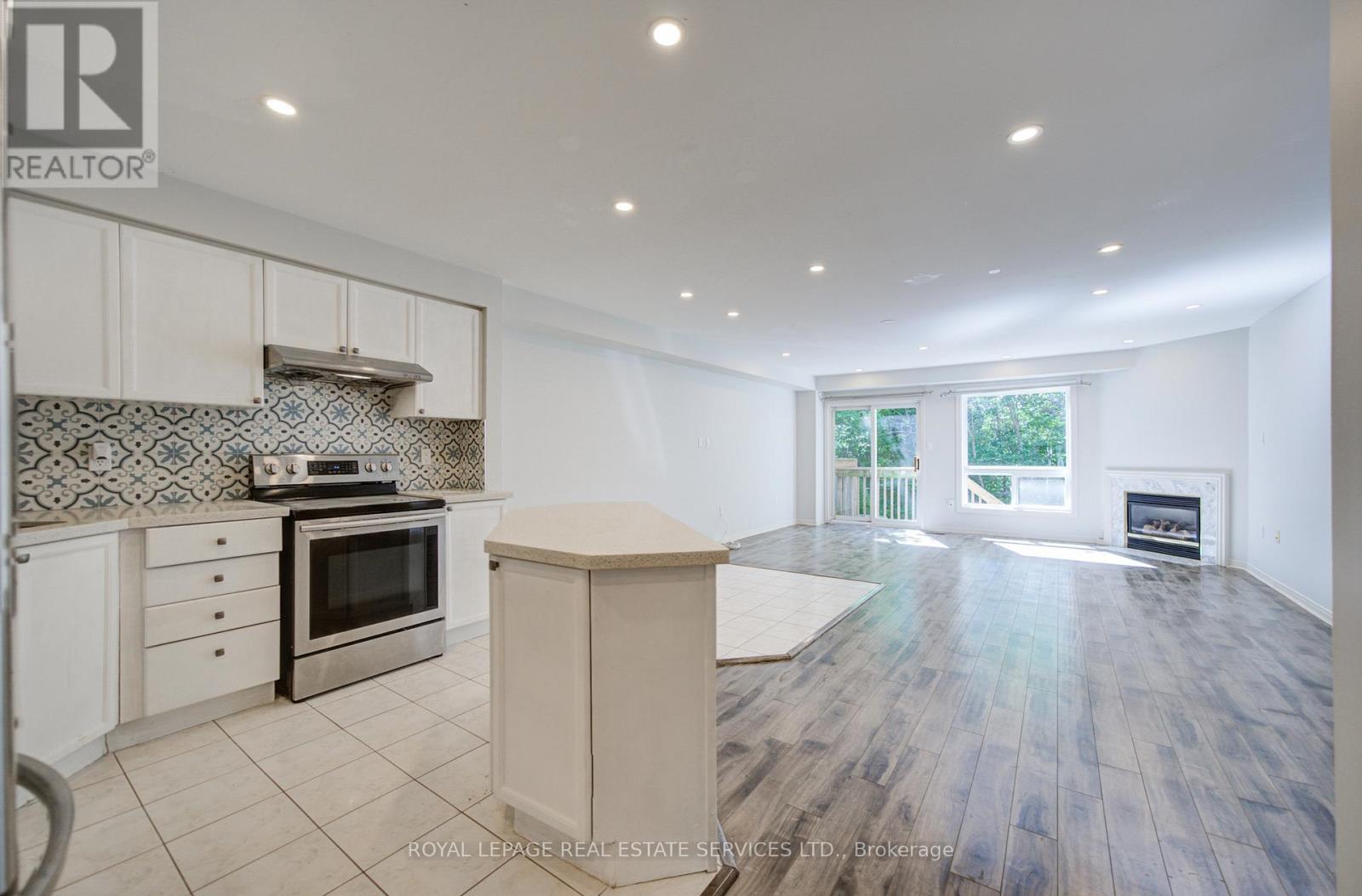 5530 Glen Erin Drive, Mississauga, Ontario  L5M 6E8 - Photo 5 - W13421116