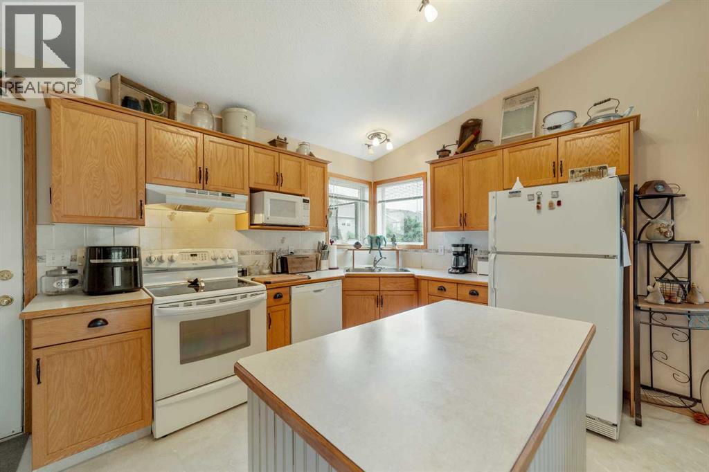 781 Red Crow Boulevard W, Lethbridge, Alberta  T1K 7M4 - Photo 12 - A2316602