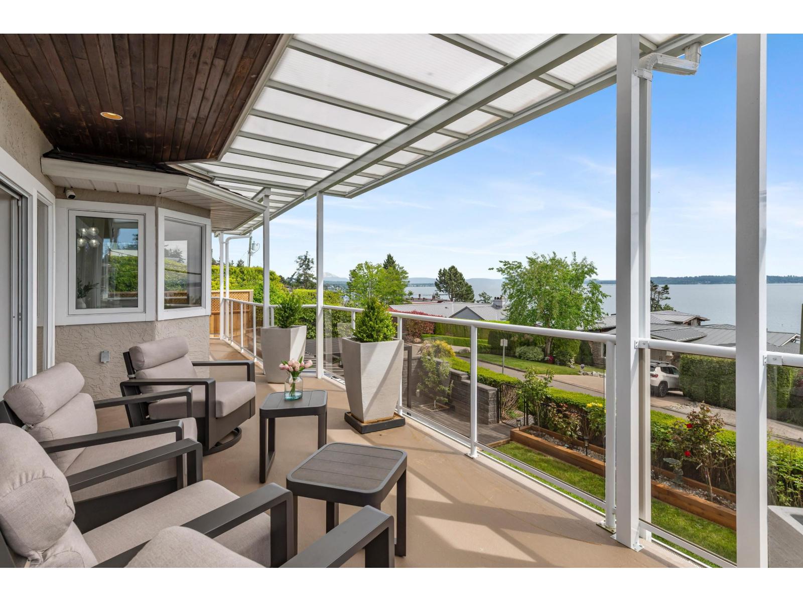 14357 SUNSET DRIVE, White Rock, British Columbia