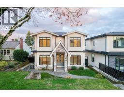 824 CHESTNUT STREET, New Westminster, British Columbia