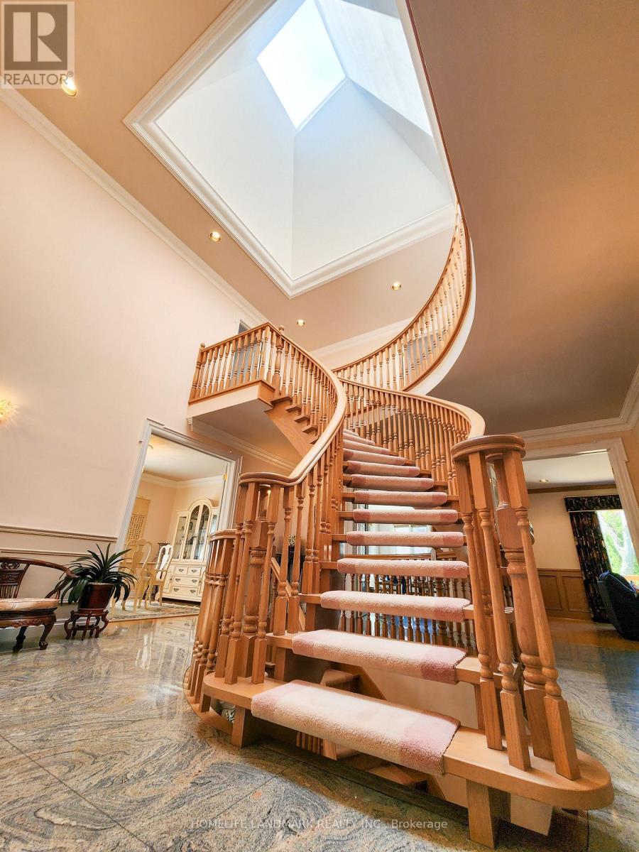 16 Lawnview Drive, Toronto, Ontario  M2N 5J8 - Photo 9 - C13134928