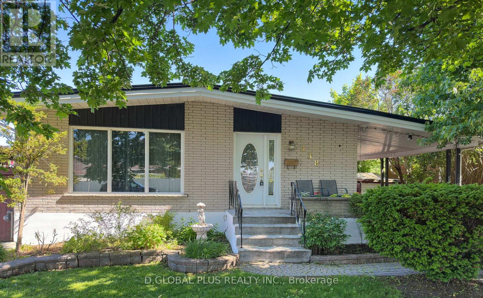 438 BEACH AVENUE, Cornwall, Ontario