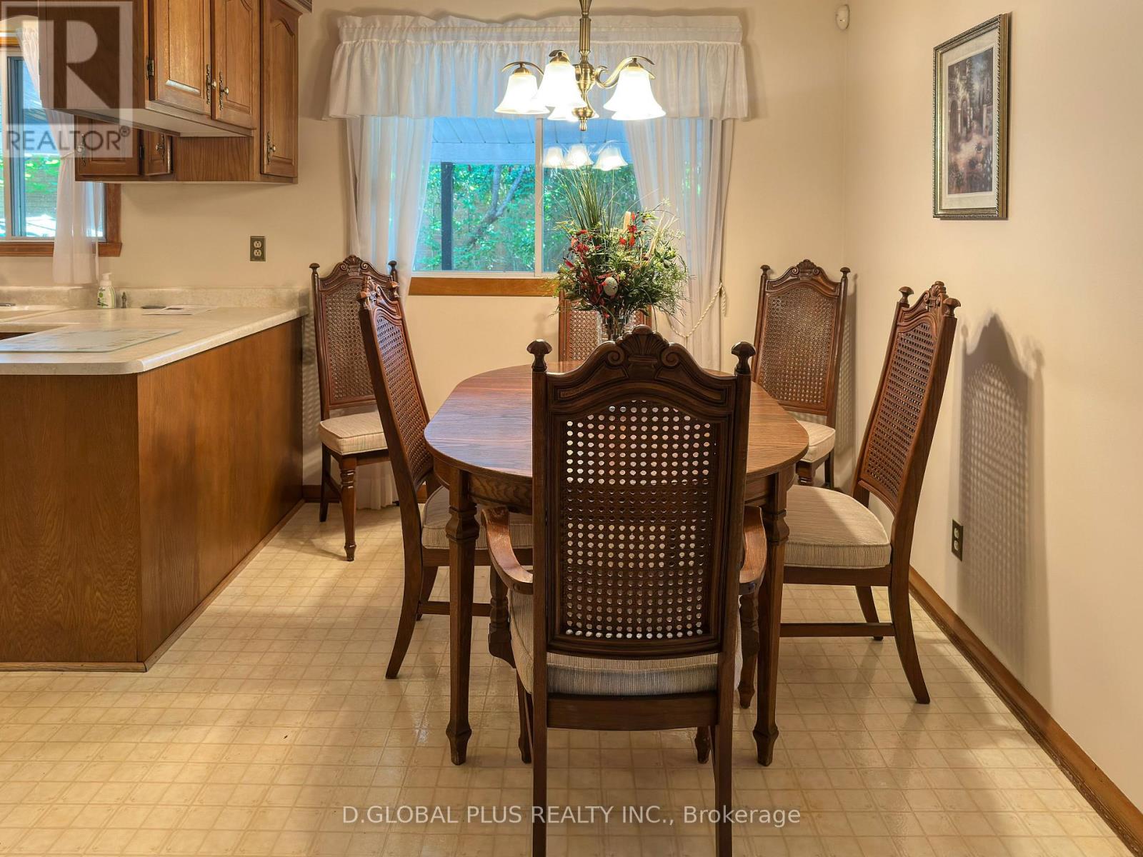 438 Beach Avenue, Cornwall, Ontario  K6H 5P1 - Photo 5 - X12822678