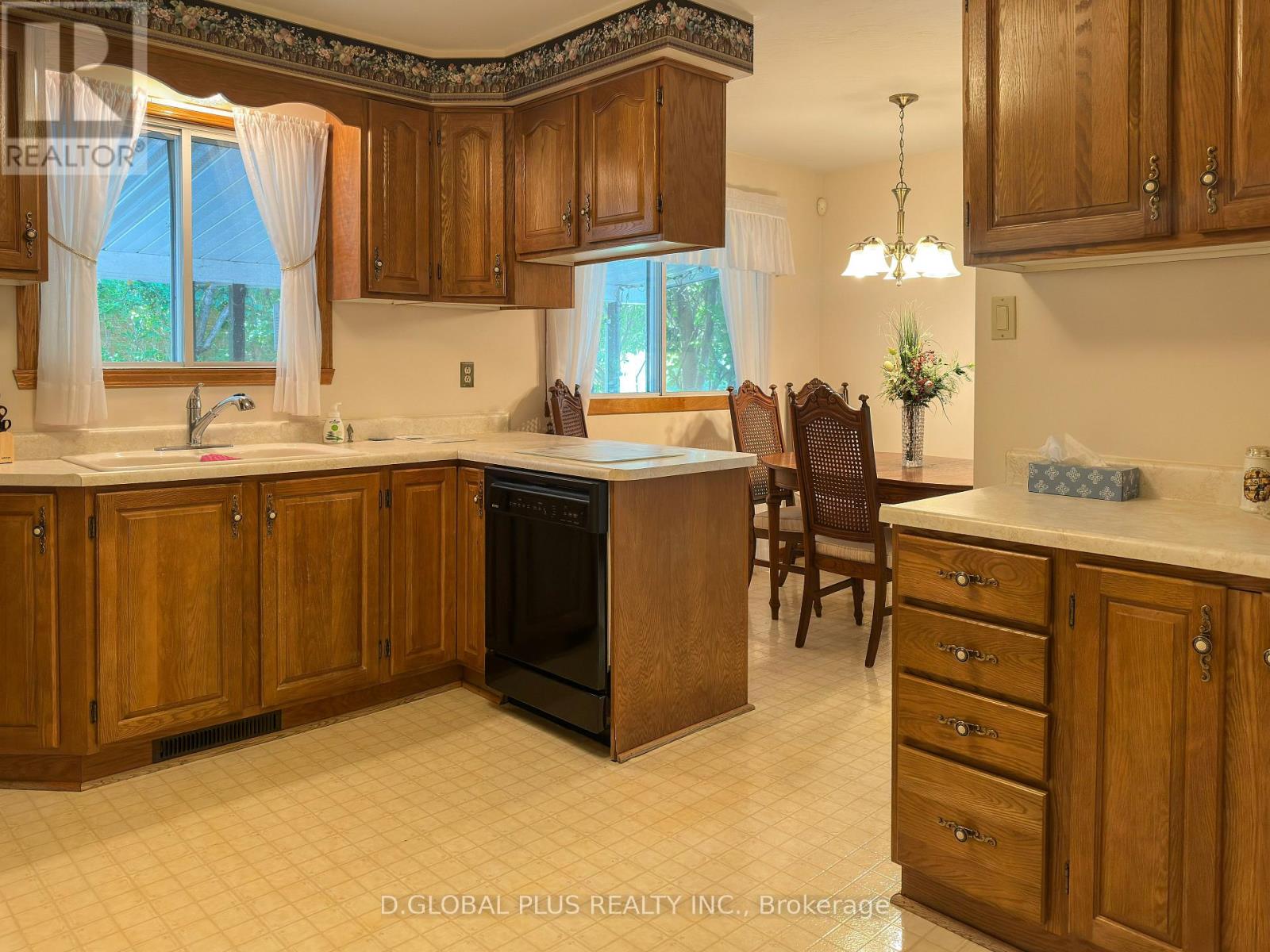 438 Beach Avenue, Cornwall, Ontario  K6H 5P1 - Photo 7 - X12822678