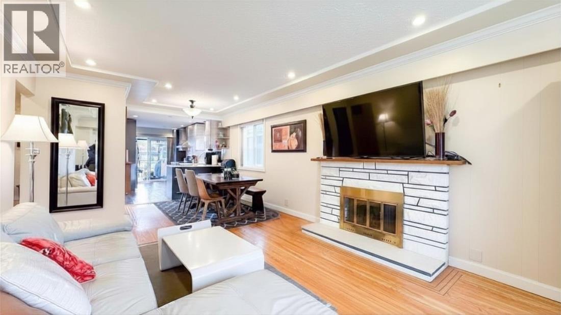 56 Warwick Avenue, Burnaby, British Columbia  V5B 3X3 - Photo 4 - R3108458