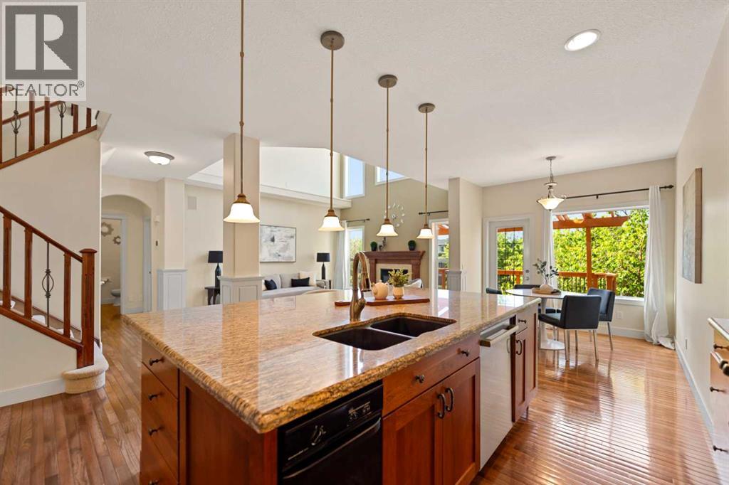 48 Strathlea Close Sw, Calgary, Alberta  T3H 5C6 - Photo 8 - A2317365