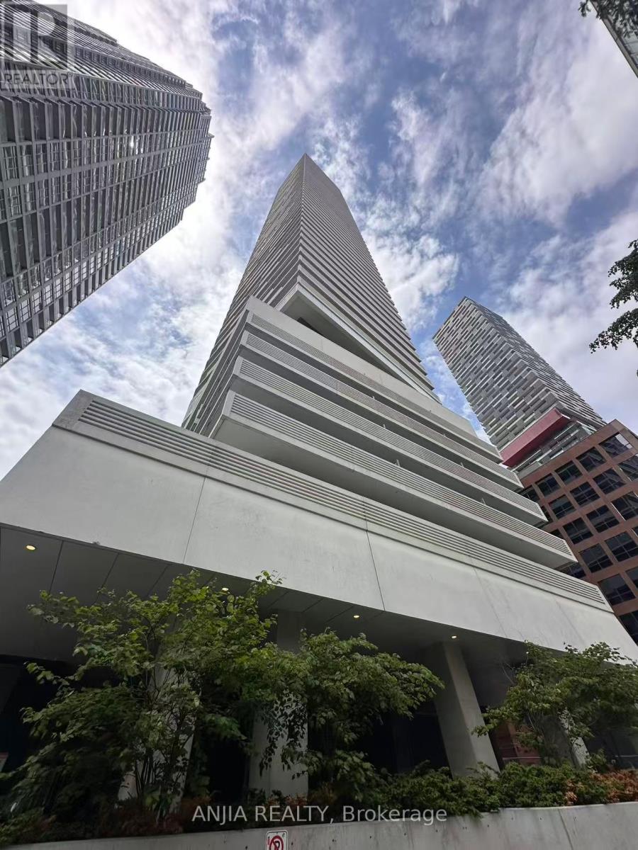 3204 - 2221 YONGE YONGE STREET, Toronto, Ontario