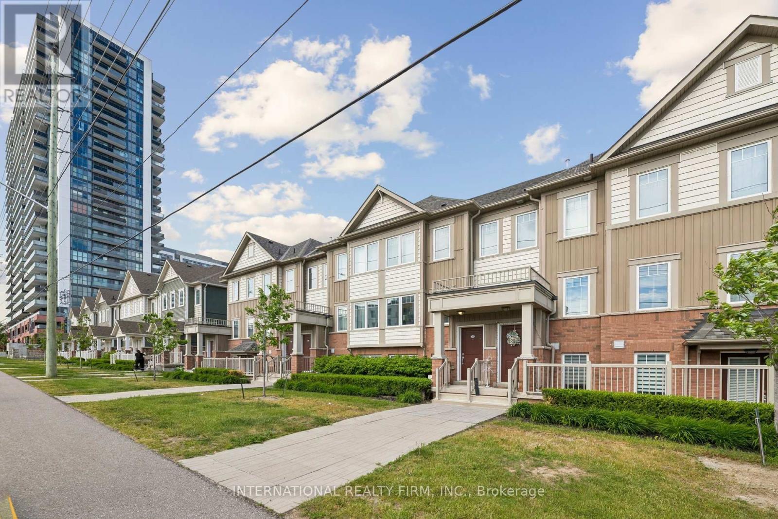 125 - 2500 Hill Rise Court, Oshawa, Ontario L1L 0M6 - Photo 3 - E13423810