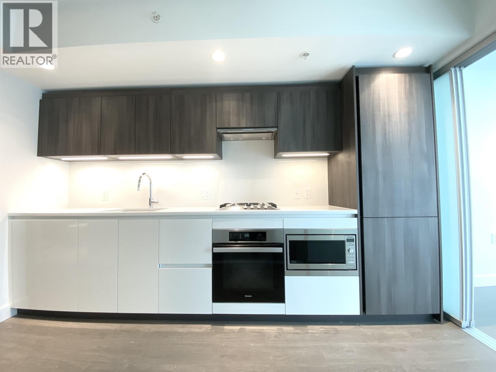 7xx 6320 NO 3 ROAD, Richmond, British Columbia