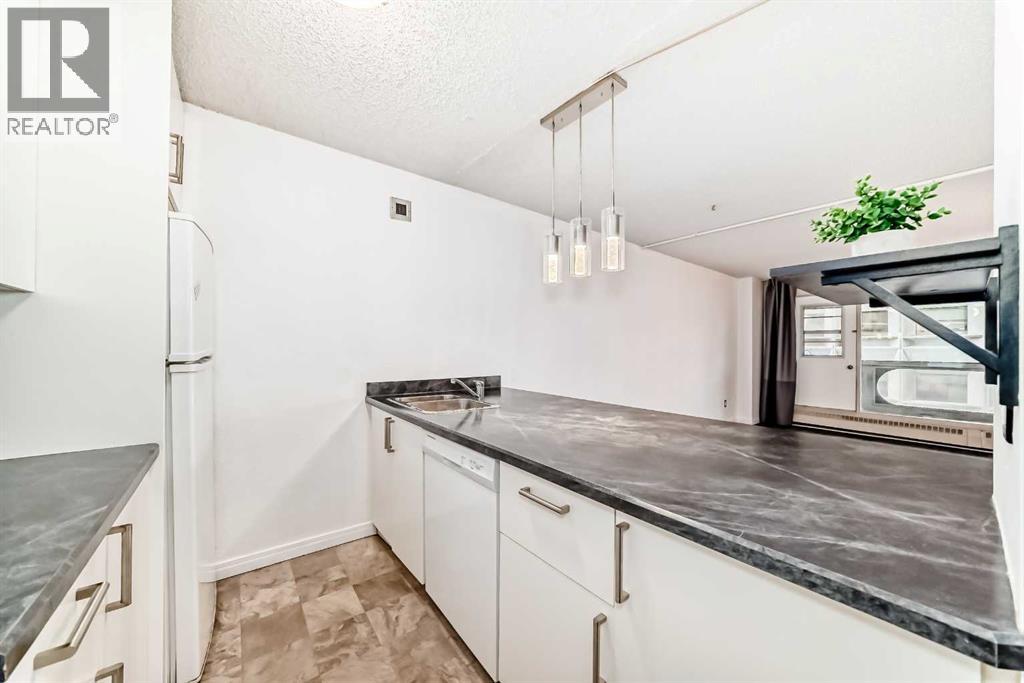 1403, 221 6 Avenue Se, Calgary, Alberta  T2G 4Z9 - Photo 5 - A2318253